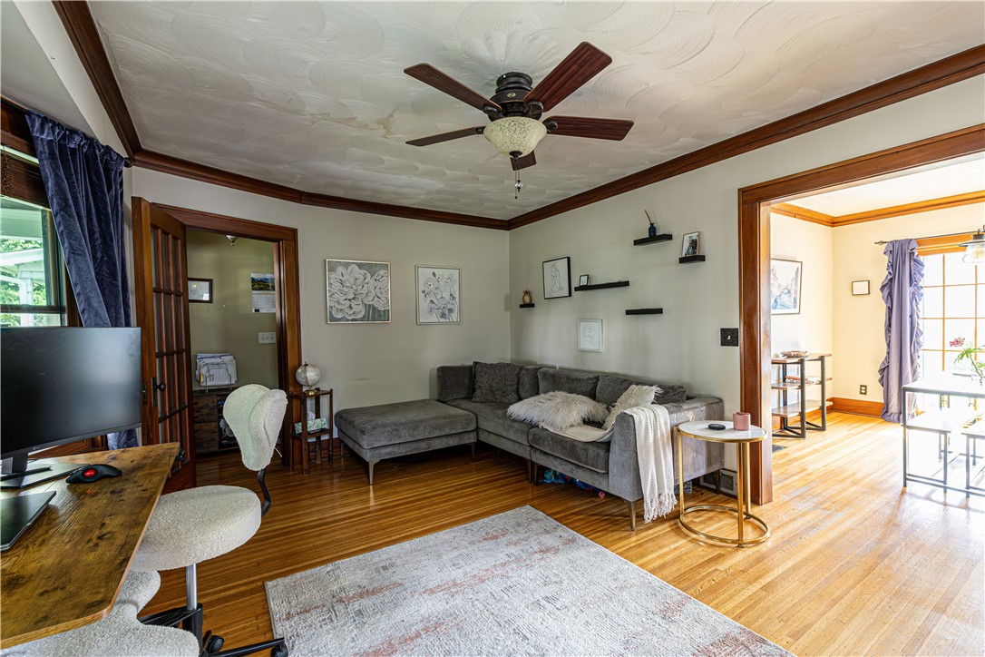 334 Marion Street Rochester, NY 14610 - Photo 12 of 37