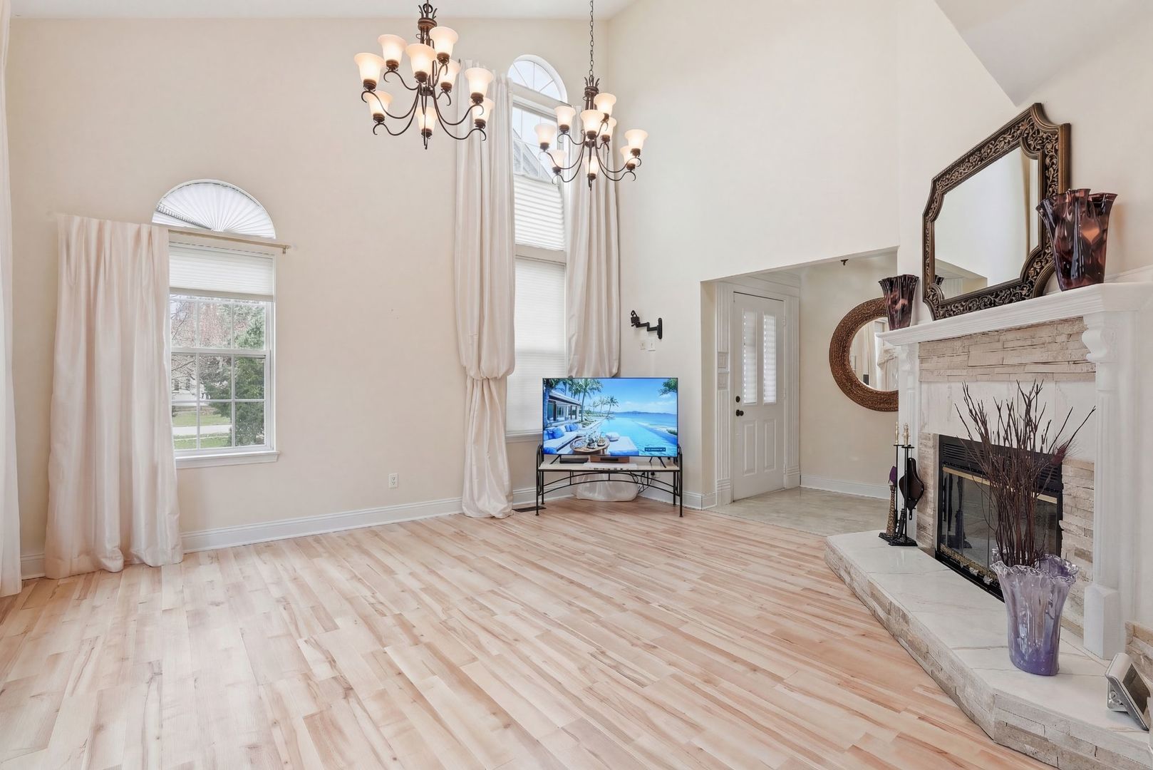 352 Kildare Court, Unit 352 Carol Stream, IL 60188 - Photo 4 of 23