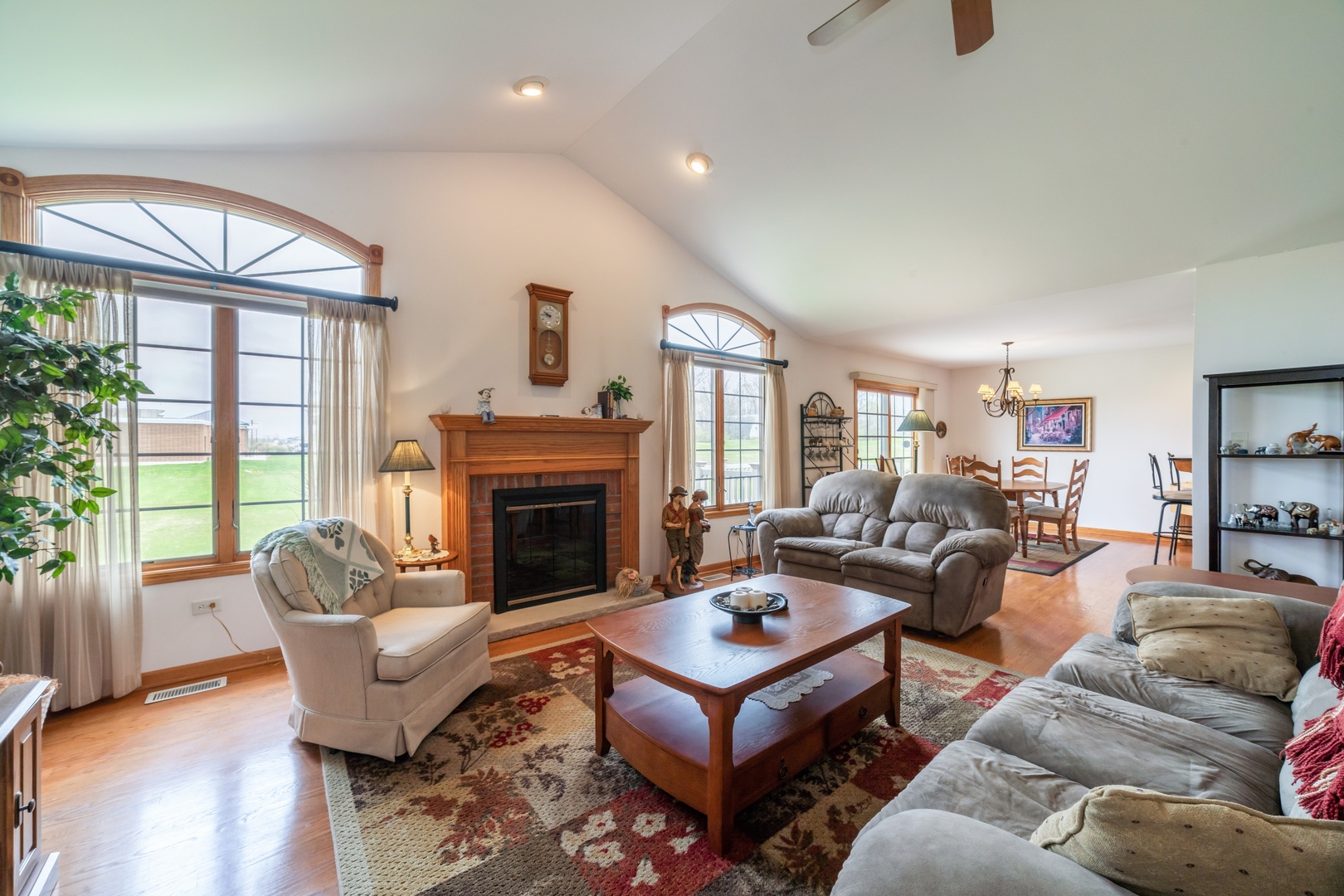 471 Linden Circle Beecher, IL 60401 - Photo 4 of 13