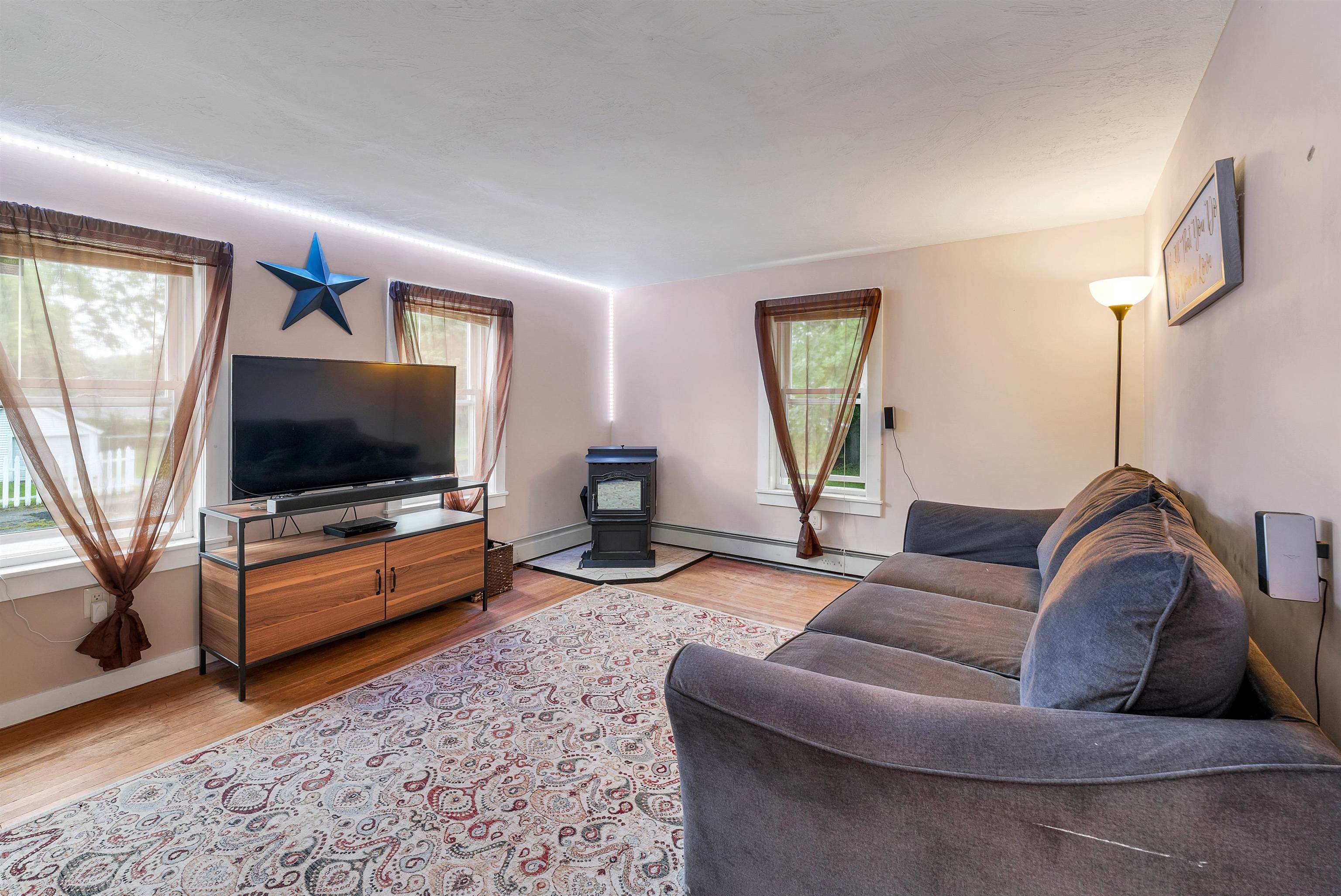 157 Pine Street Laconia, NH 03246 - Photo 7 of 36