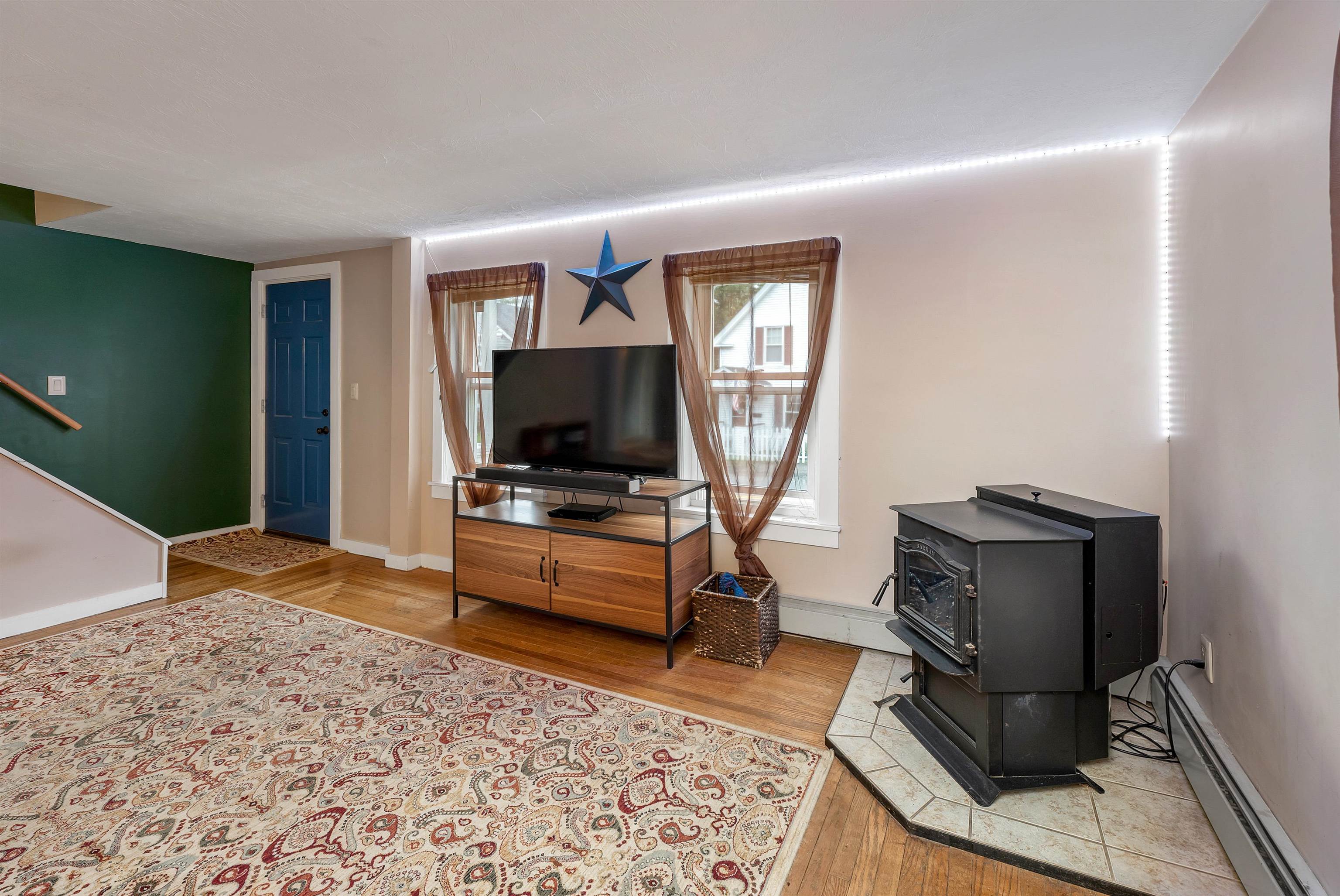 157 Pine Street Laconia, NH 03246 - Photo 9 of 36