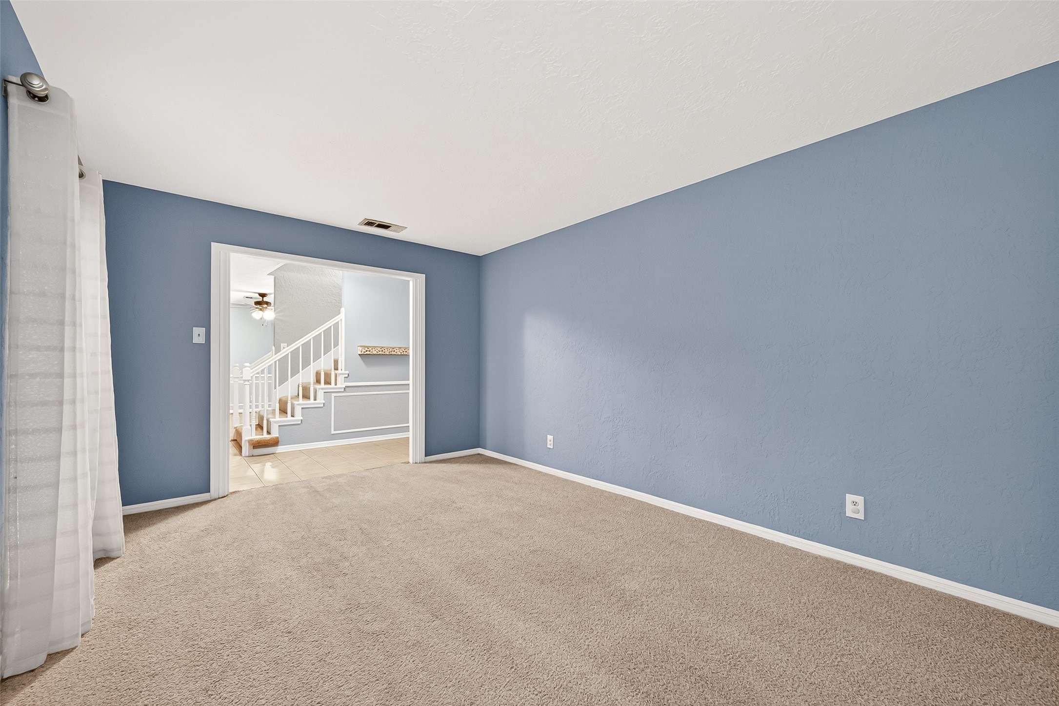 17810 Abby Lane Spring, TX 77379 - Photo 3 of 50 Living Room