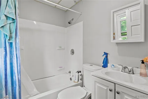 $184,900 | 1810 Niagara Street, Niagara Falls, NY 14303