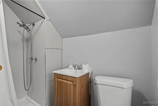 $184,900 | 1810 Niagara Street, Niagara Falls, NY 14303