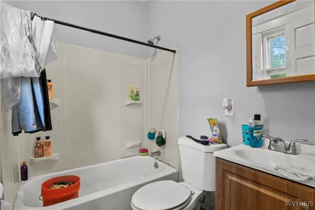 $184,900 | 1810 Niagara Street, Niagara Falls, NY 14303