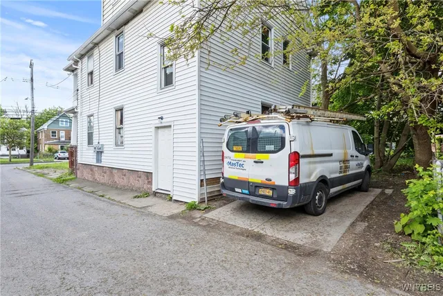 $184,900 | 1810 Niagara Street, Niagara Falls, NY 14303