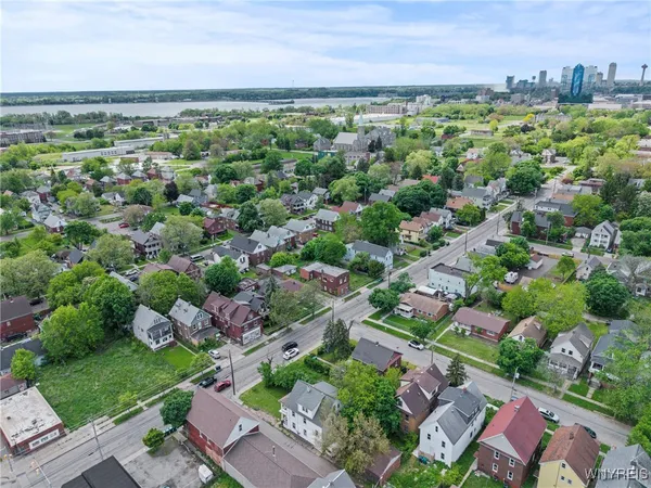 $184,900 | 1810 Niagara Street, Niagara Falls, NY 14303