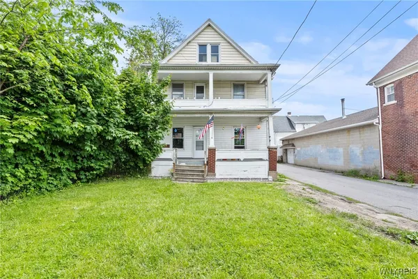 $184,900 | 1810 Niagara Street, Niagara Falls, NY 14303