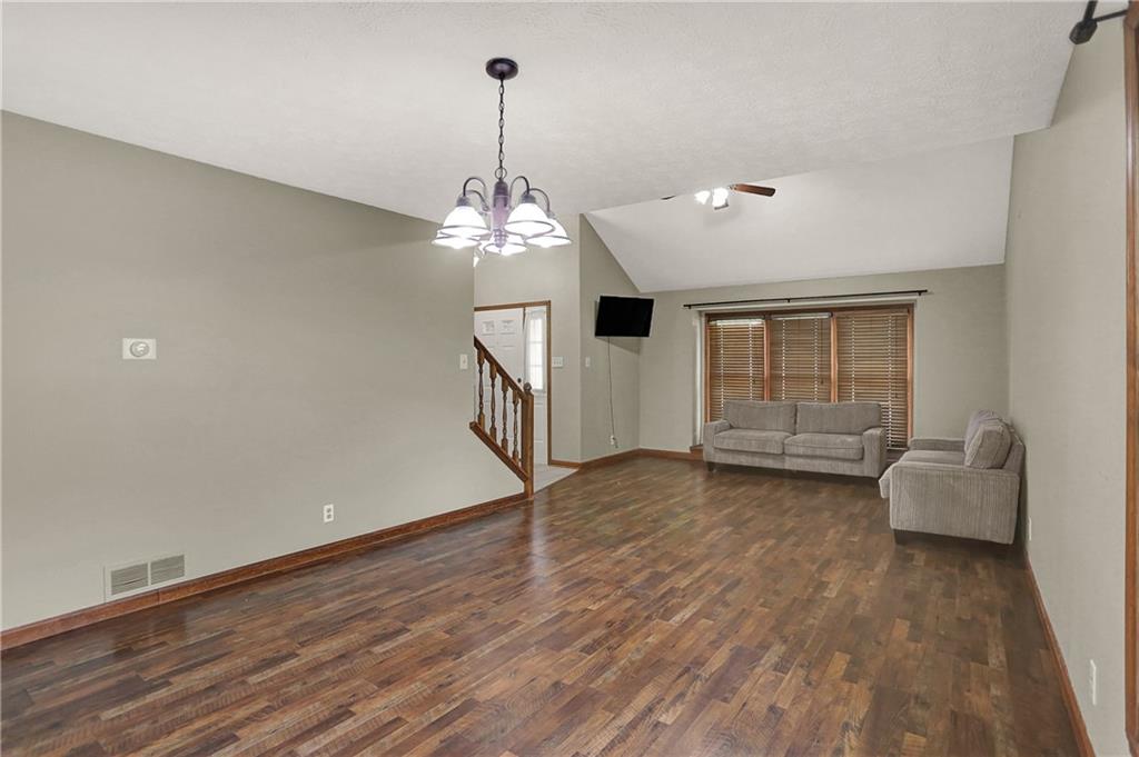 7631 Lippincott Way Indianapolis, IN 46268 - Photo 8 of 53