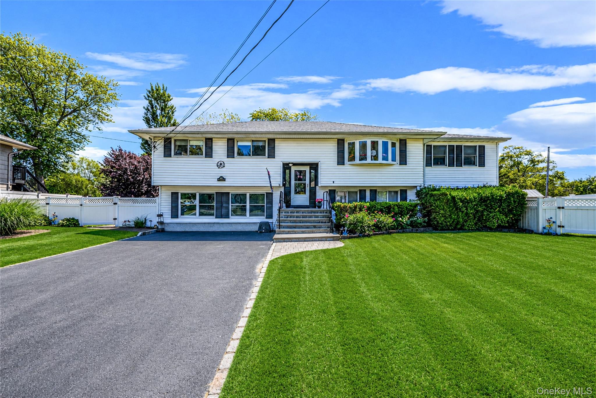 20 Rochelle Court Amityville, NY 11701 - Photo 1 of 43
