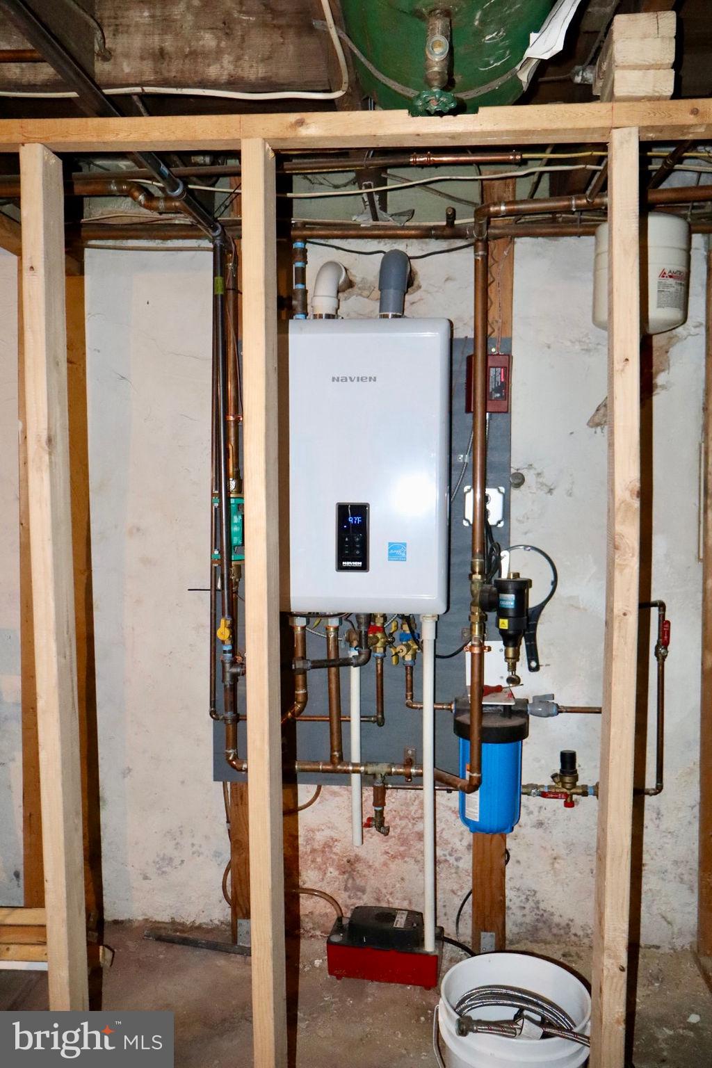 3420 Penn Avenue Sinking Spring, PA 19608 - Photo 22 of 34 a view of living room