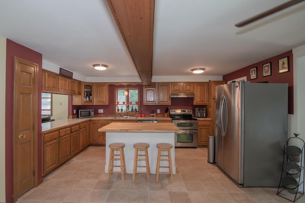 4 Thomas Street Windham, NH 03087 - Photo 3 of 32