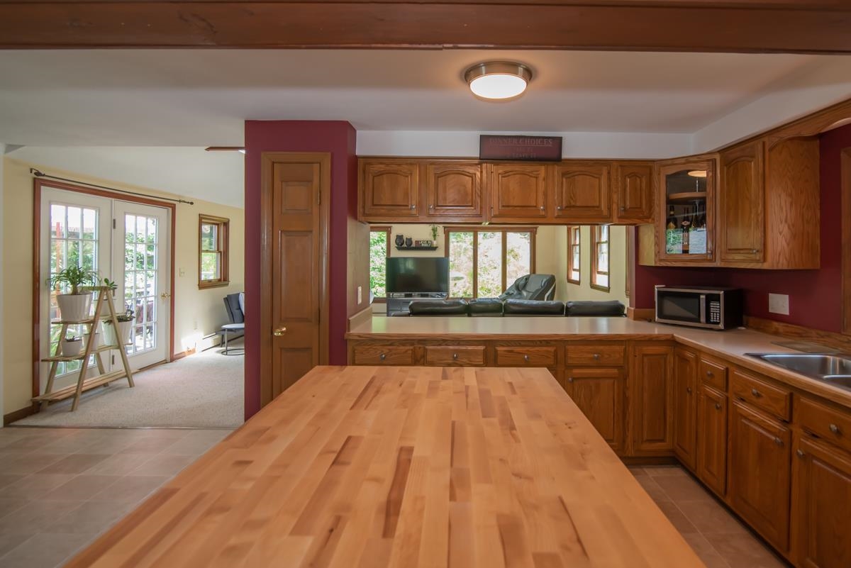 4 Thomas Street Windham, NH 03087 - Photo 5 of 32