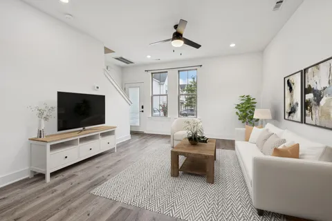 $280,000 | 100 Thompson Lane, Unit 9, Nashville, TN 37211