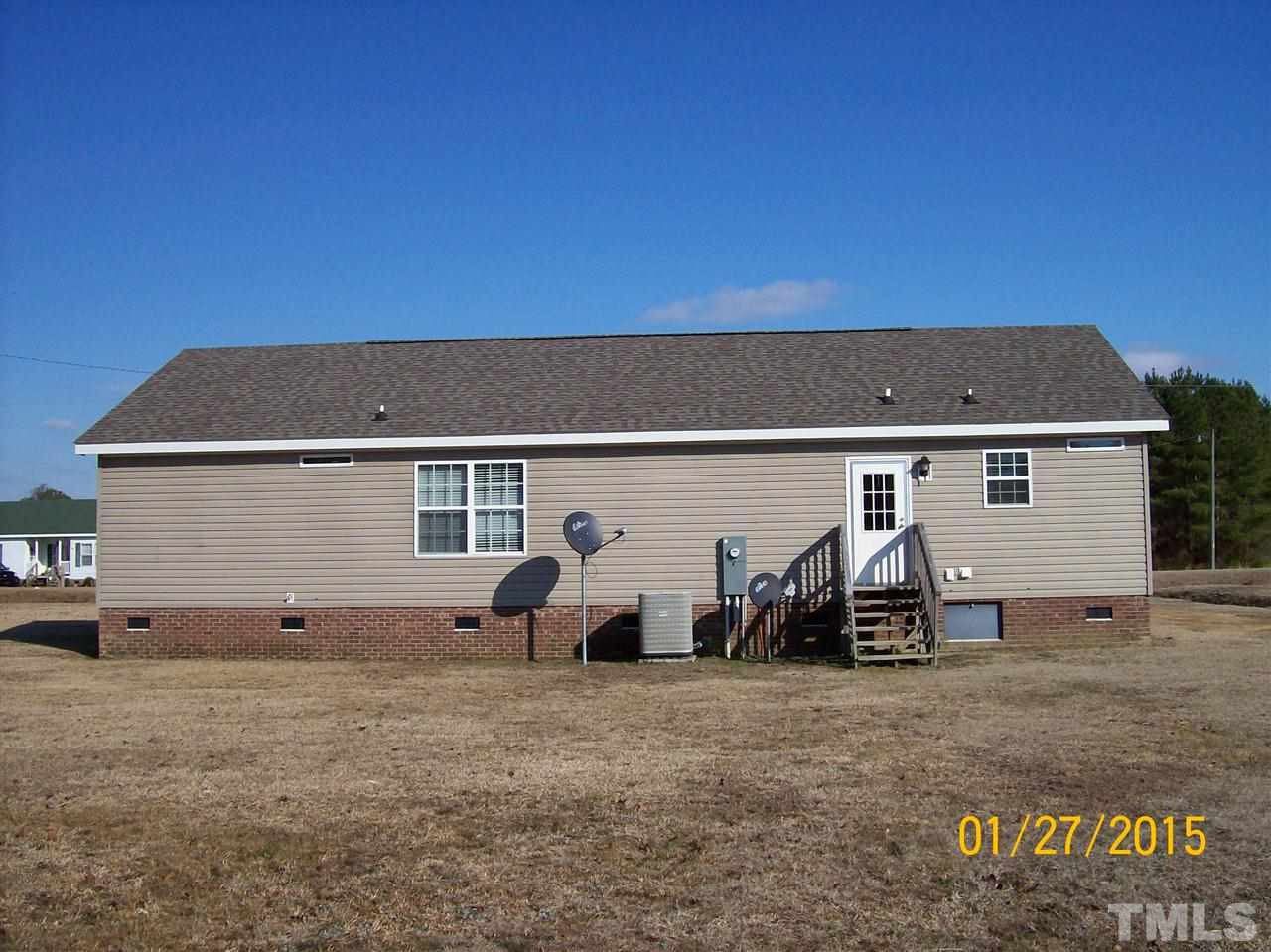 1612 Honeycutt Road Clinton, NC 28328 - Photo 2 of 12 Exterior Back