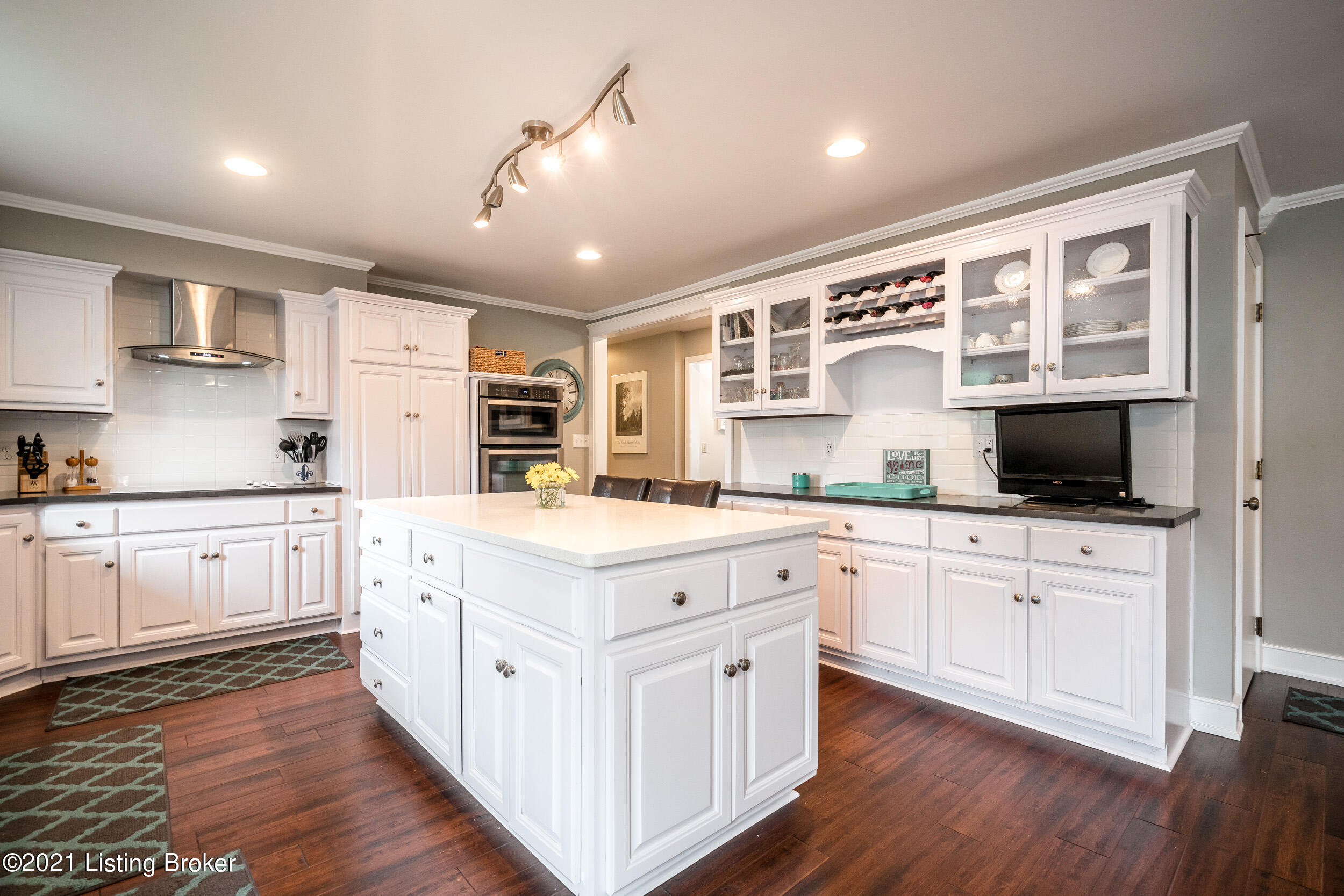 3613 Graham Road Louisville, KY 40207 - Photo 11 of 51 3613 Graham Road-27