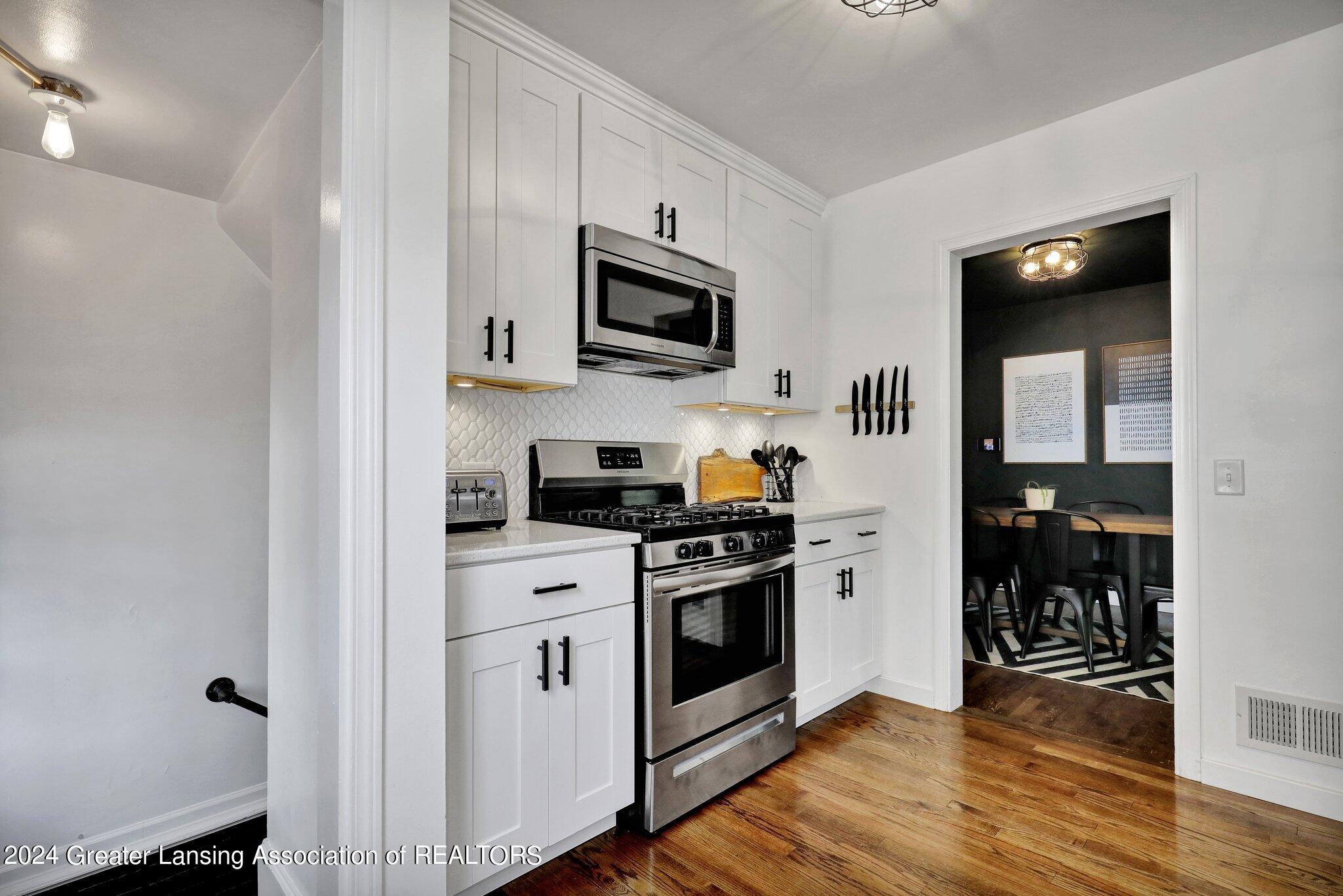 701 Riley Street Lansing, MI 48910 - Photo 13 of 39 18-web-or-mls-Open Ended Media-18