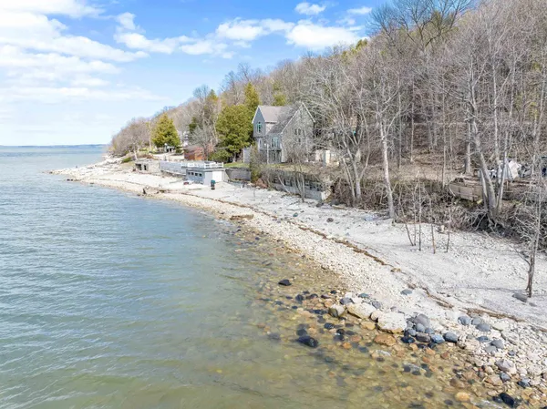 $239,900 | 5341 Edgewater Beach Road, Green Bay, WI 54311