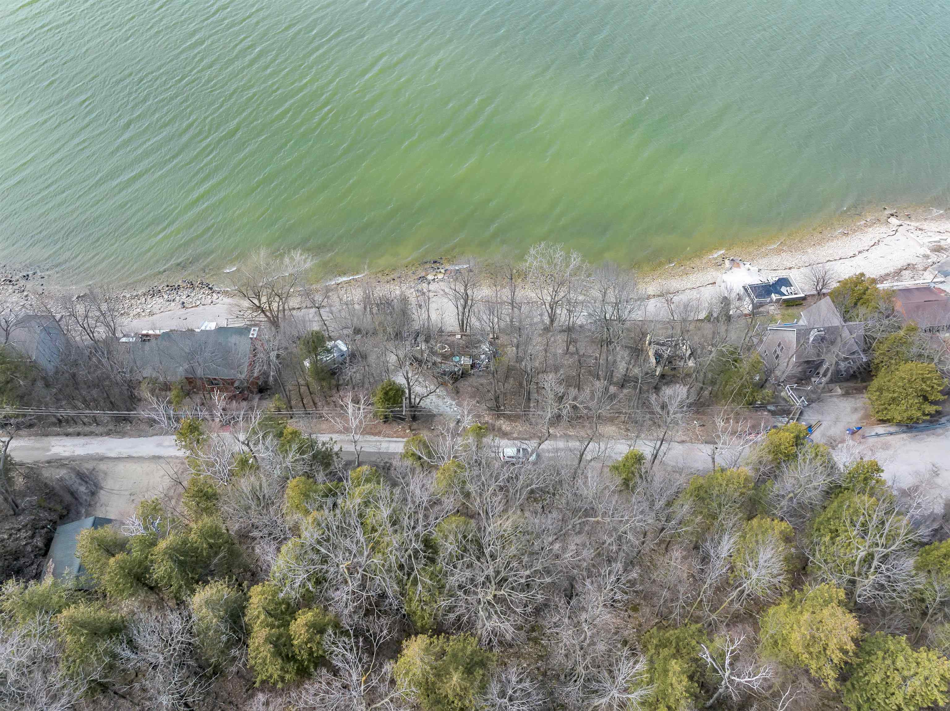 5341 Edgewater Beach Road Green Bay, WI 54311 - Photo 9 of 23
