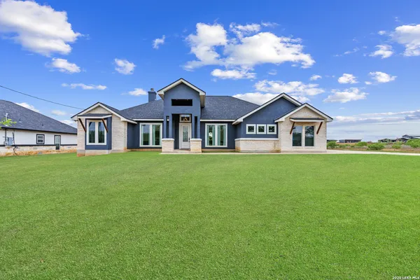 $599,000 | 9991 Crow Lane, Adkins, TX 78101