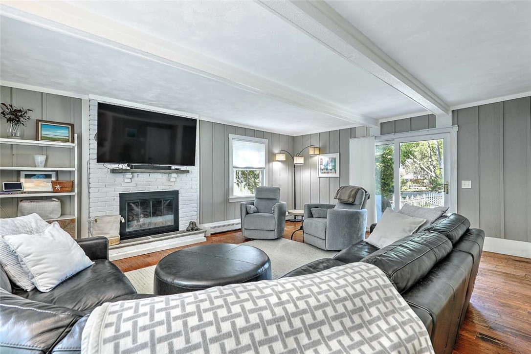 1216 East Main Road Middletown, RI 02842 - Photo 8 of 26