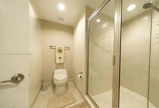 $4,250 | 231 Riverside Drive, Unit 510, Daytona Beach, FL 32117