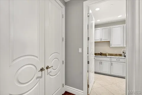 $1,750,000 | 295 Meadowbrook Country Club Way, Ballwin, MO 63011