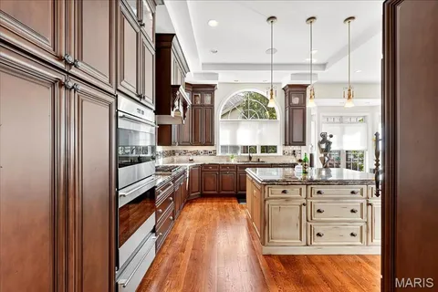 $1,750,000 | 295 Meadowbrook Country Club Way, Ballwin, MO 63011