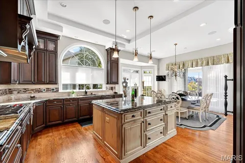 $1,750,000 | 295 Meadowbrook Country Club Way, Ballwin, MO 63011