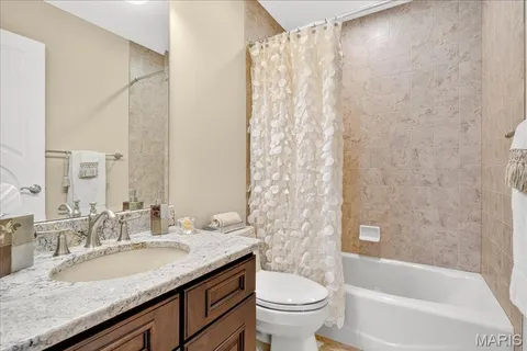 $1,750,000 | 295 Meadowbrook Country Club Way, Ballwin, MO 63011