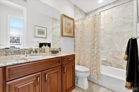 $1,750,000 | 295 Meadowbrook Country Club Way, Ballwin, MO 63011