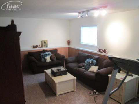 10353 Coldwater Road Flushing, MI 48433 - Photo 10 of 11 20365627-9.JPG