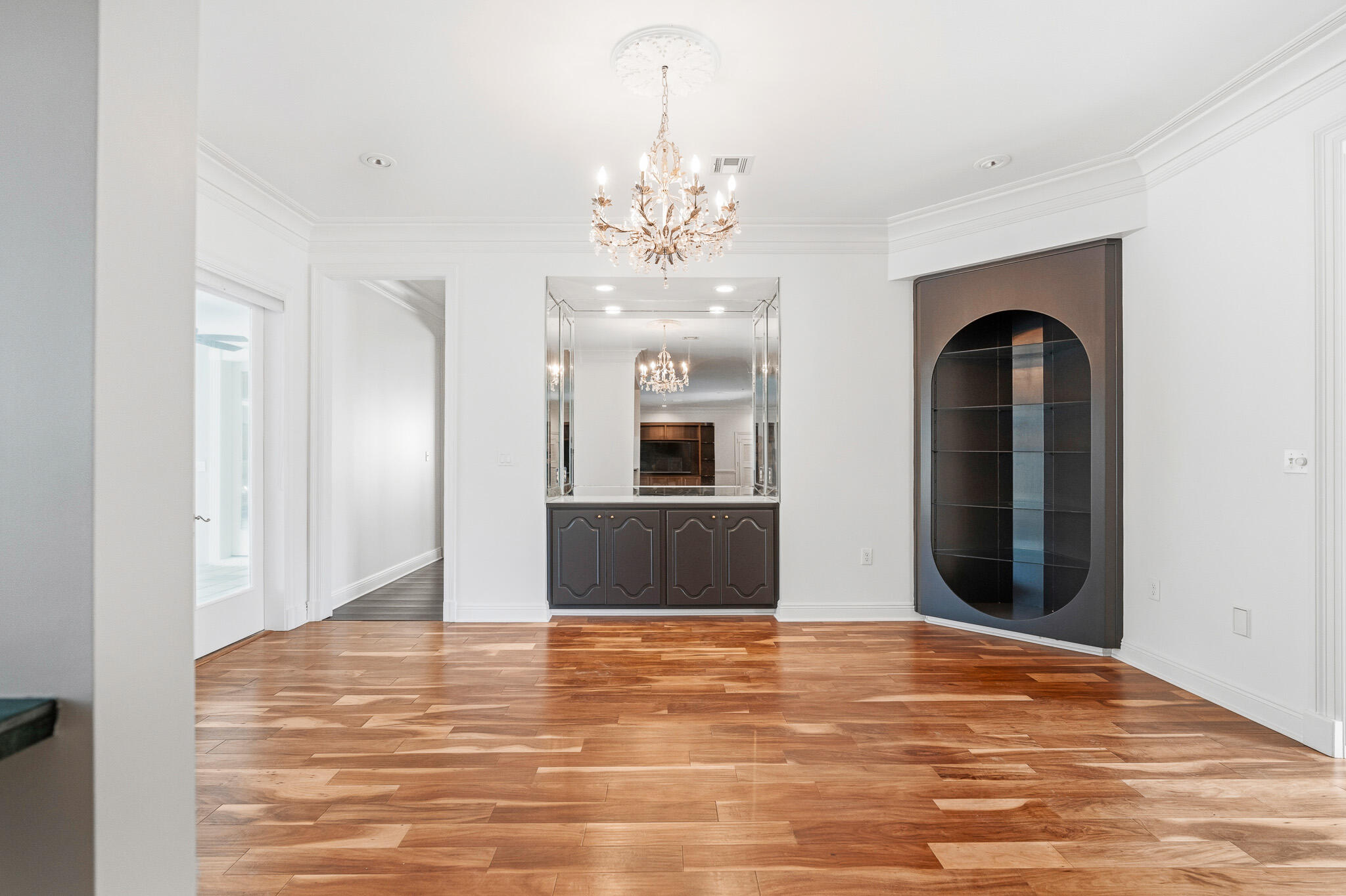 8 Weekewachee Circle Destin, FL 32541 - Photo 17 of 59 a view of a livingroom with a chandelier