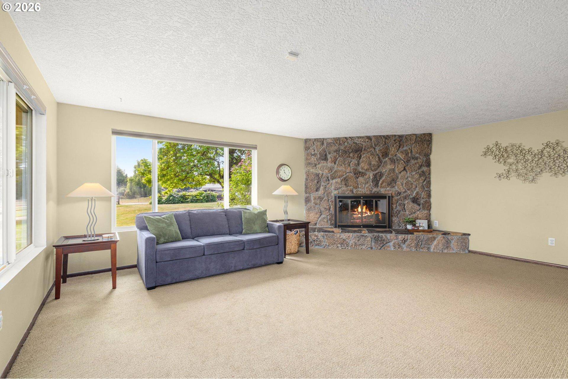 891 Frankton Road Hood River, OR 97031 - Photo 6 of 48 Gallery Image 6