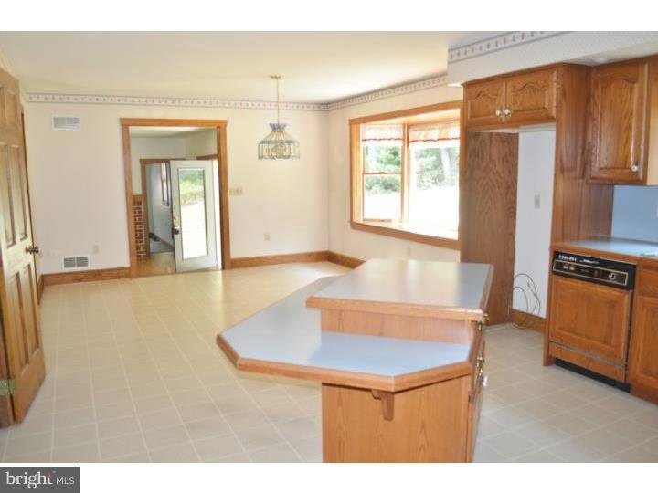 160 Poplar Road Boyertown, PA 19512 - Photo 4 of 8 Kitchen
