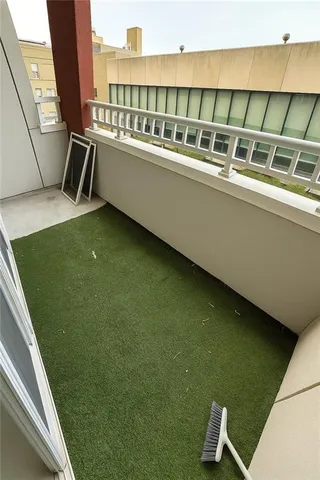 $779,000 | 40 Oceana Drive West, Unit 2B | Brighton Beach