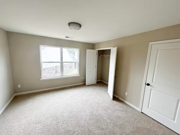 $464,900 | 350 Chesnut Rdg Drive, Oakland, TN 38060