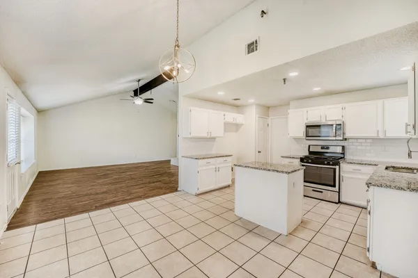 $2,350 | 11922 Meadowfire Drive, Austin, TX 78758