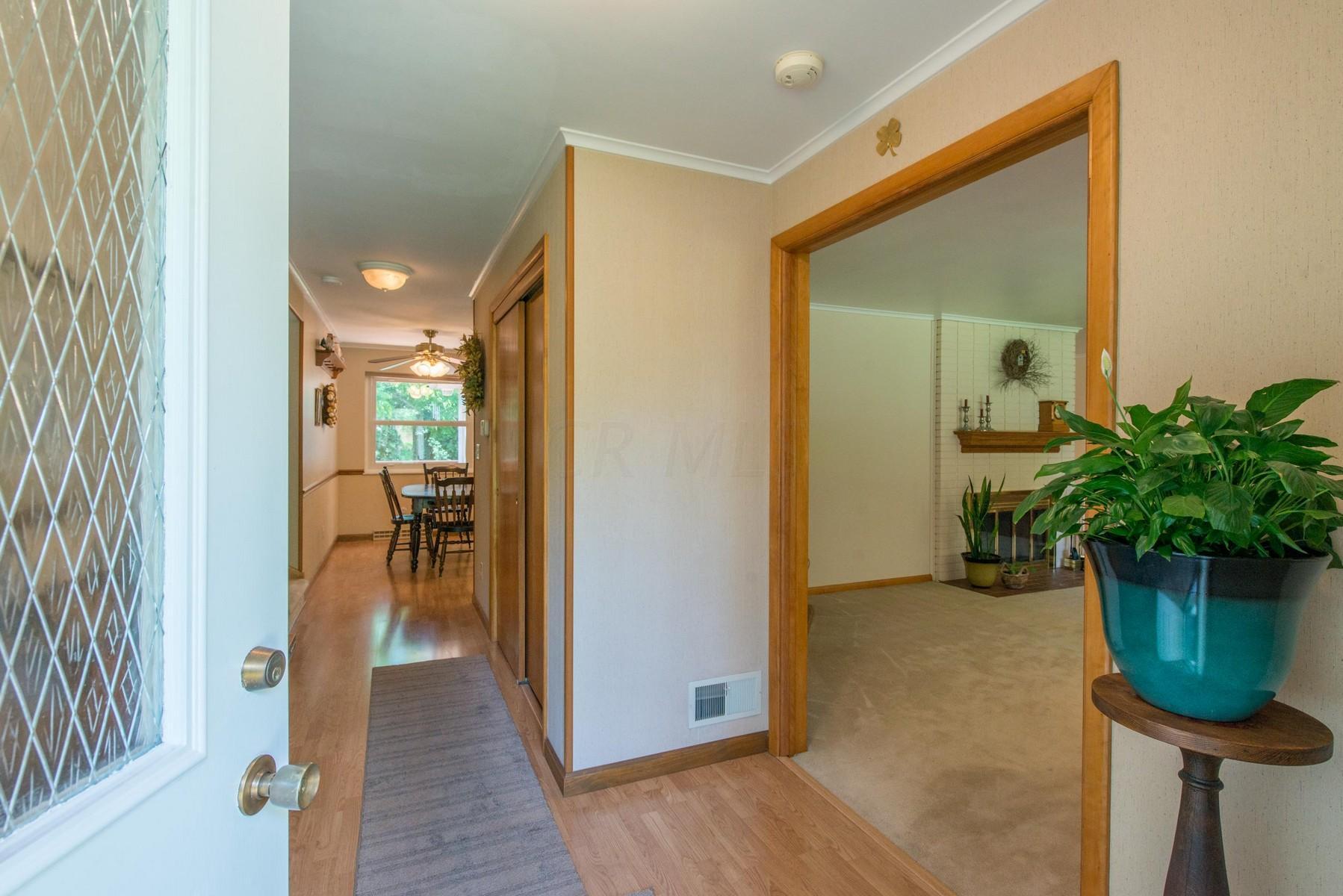 2465 Lytham Road Upper Arlington, OH 43220 - Photo 2 of 50