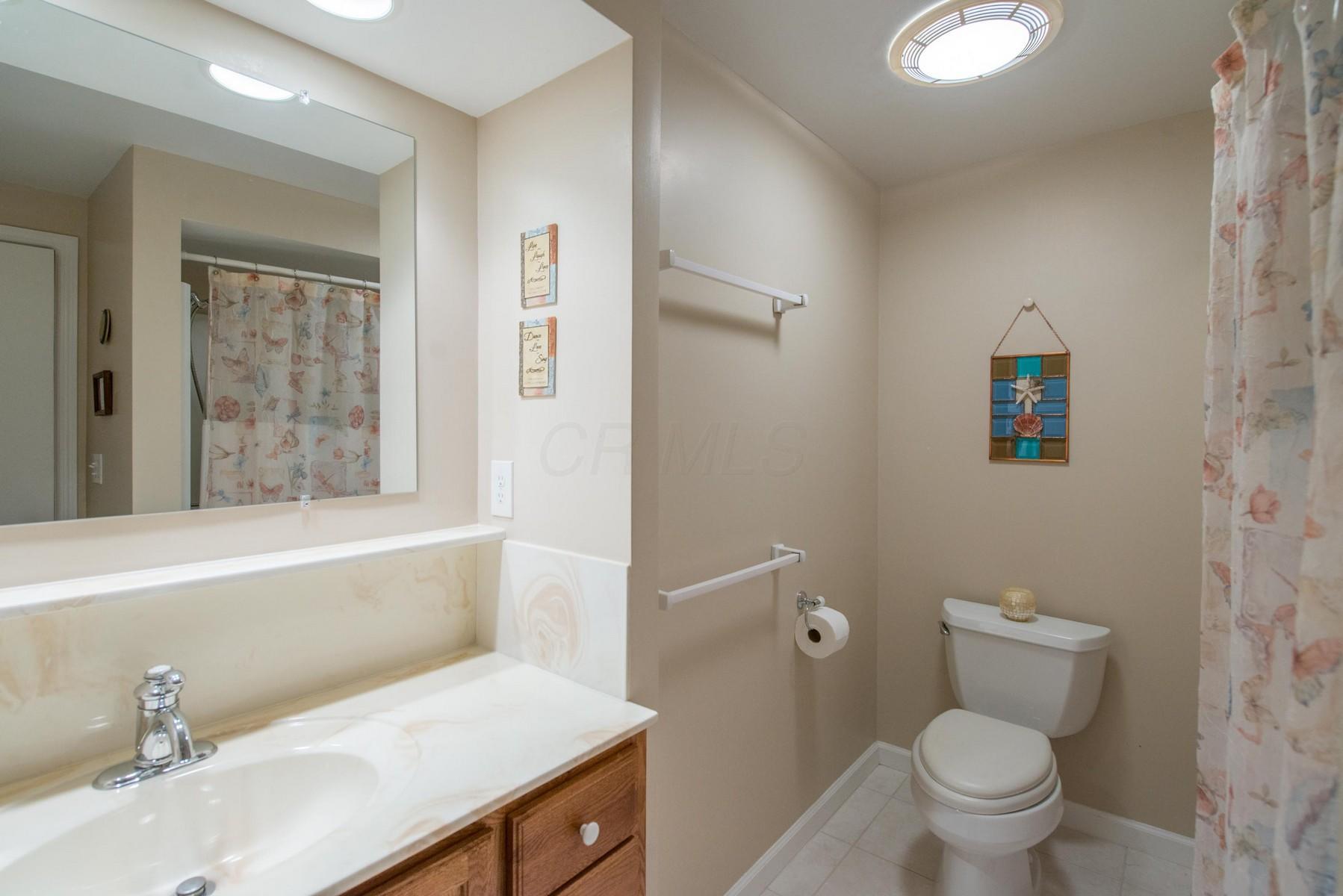 2465 Lytham Road Upper Arlington, OH 43220 - Photo 25 of 50