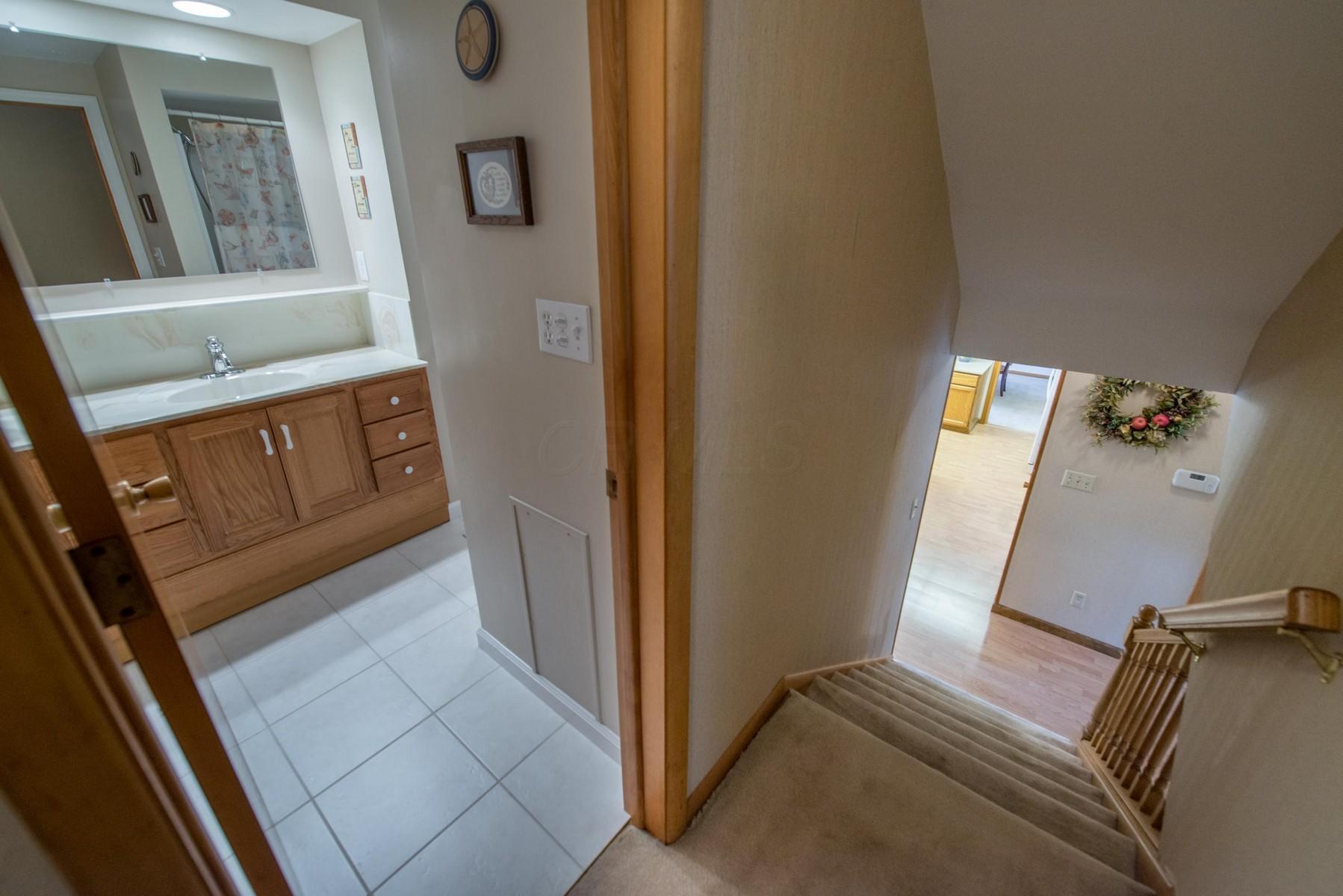 2465 Lytham Road Upper Arlington, OH 43220 - Photo 26 of 50