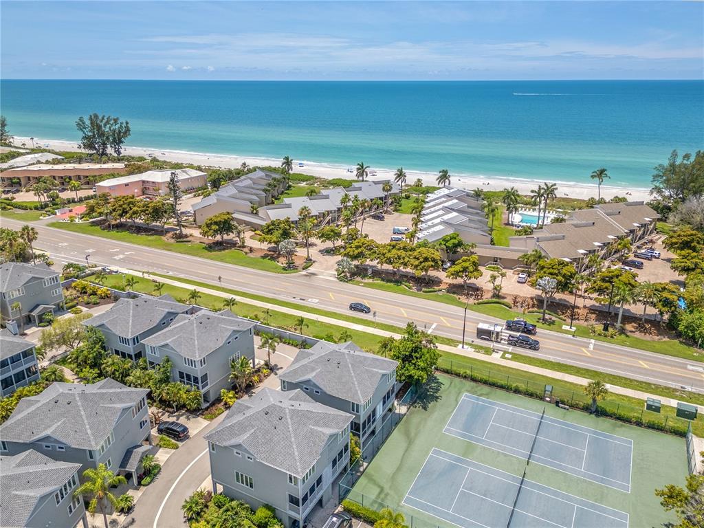 528 Forest Way Longboat Key, FL 34228 - Photo 37 of 40