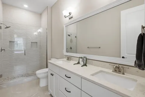 $750,000 | 16383 Glory Lane, Eden Prairie, MN 55347