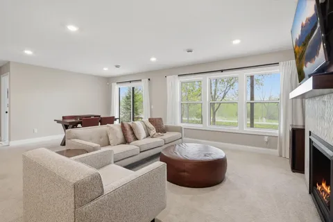 $750,000 | 16383 Glory Lane, Eden Prairie, MN 55347