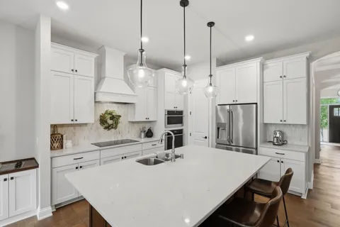 $750,000 | 16383 Glory Lane, Eden Prairie, MN 55347
