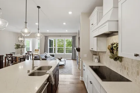 $750,000 | 16383 Glory Lane, Eden Prairie, MN 55347