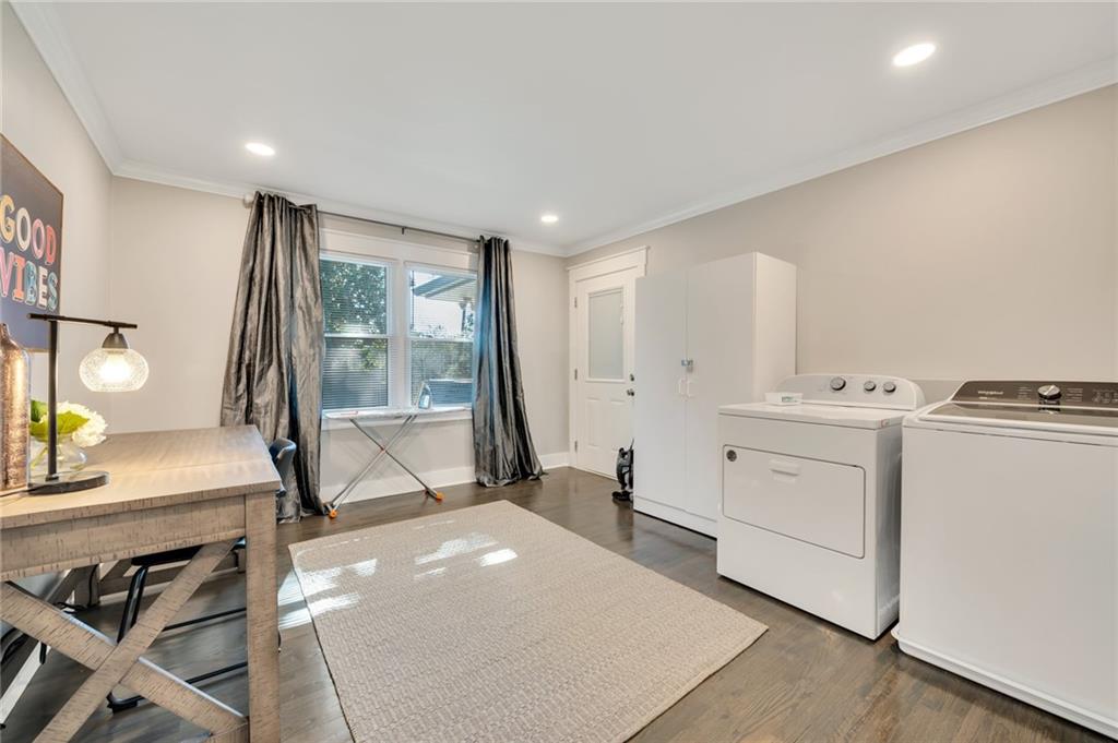 345 Pine Grove Road Roswell, GA 30075 - Photo 18 of 30 a view of a kitchen with appliances