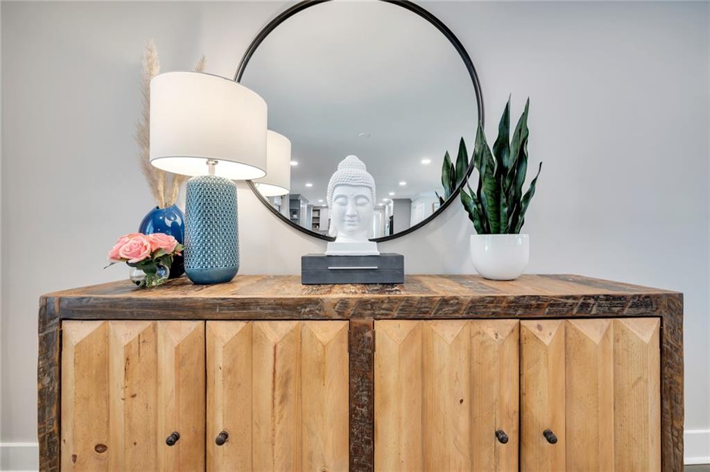 345 Pine Grove Road Roswell, GA 30075 - Photo 5 of 30 a vase of flowers sitting on a table