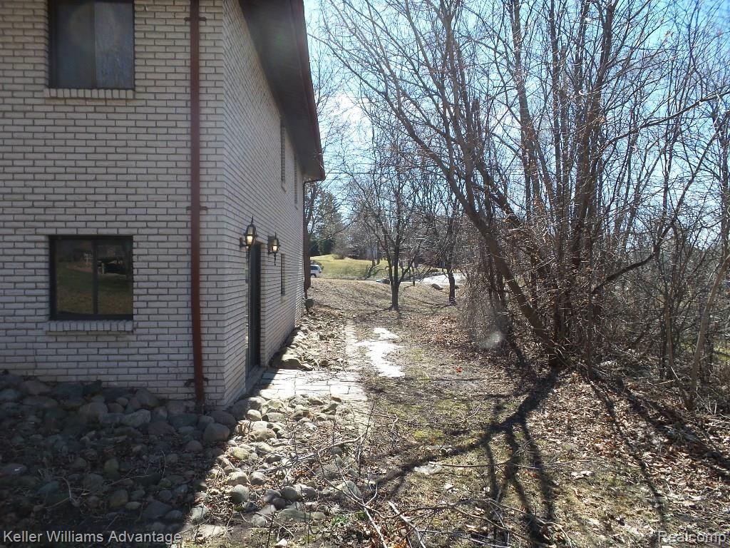 38548 Eight Mile Road Northville, MI 48167 - Photo 41 of 43