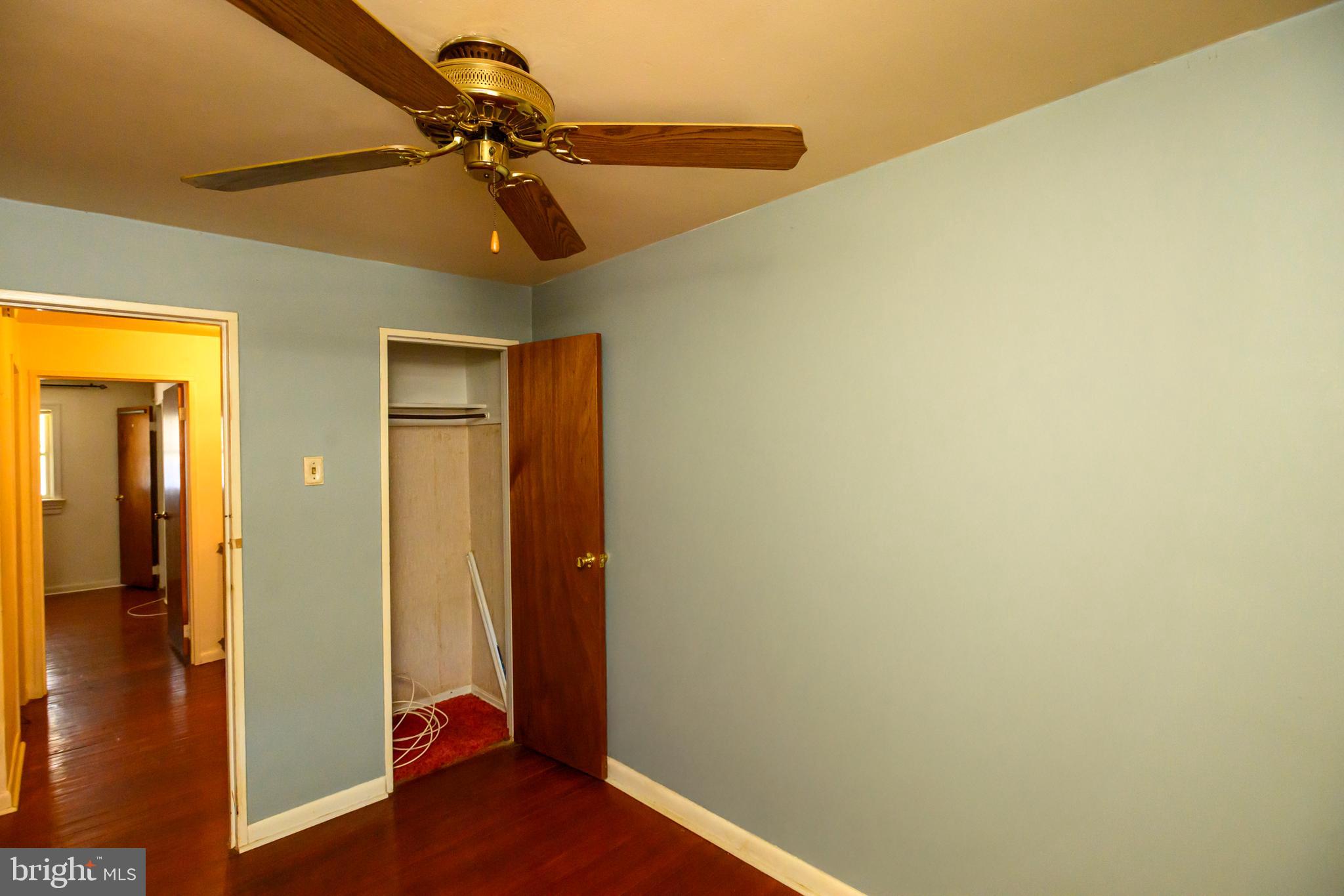 127 Sherbrook Boulevard Upper Darby, PA 19082 - Photo 14 of 24 a view of a room with a elevator